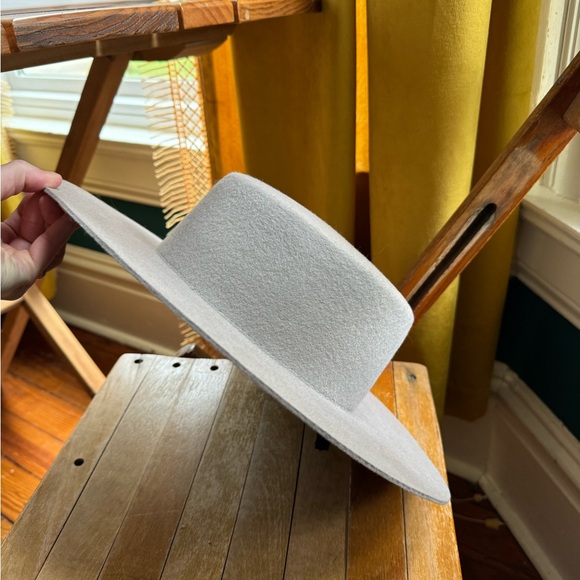 Gigi Pip, Dahlia Boater in Light Gray **includes one hat band - Picture 5 of 8